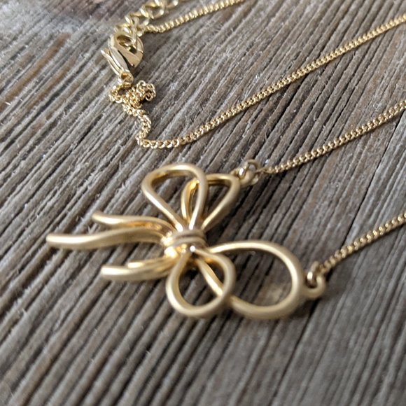 🌟 3/$15 🌟 Gold Tone Dainty Chain Necklaces Set of 2 - Picture 4 of 14